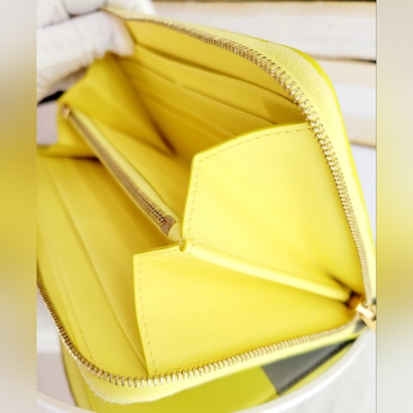 Celine Wallet Leather Bi-color Neon Yellow Beige Continental Large Zippy EUC - Picture 9 of 16
